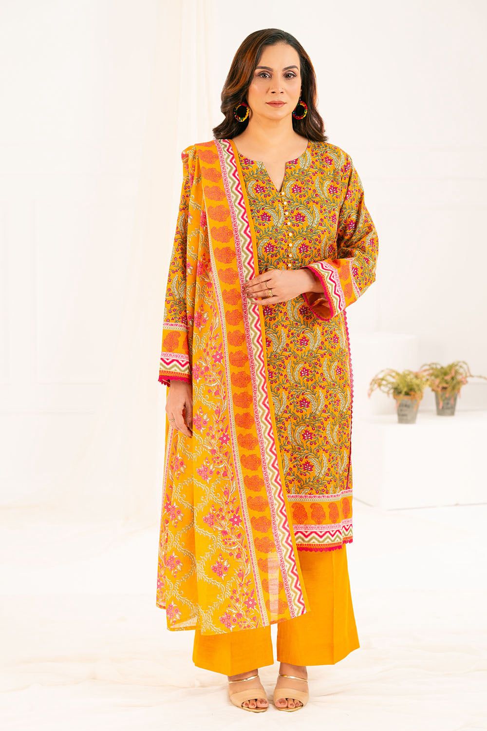 Gul Ahmed Lawn 3-Piece Stitched