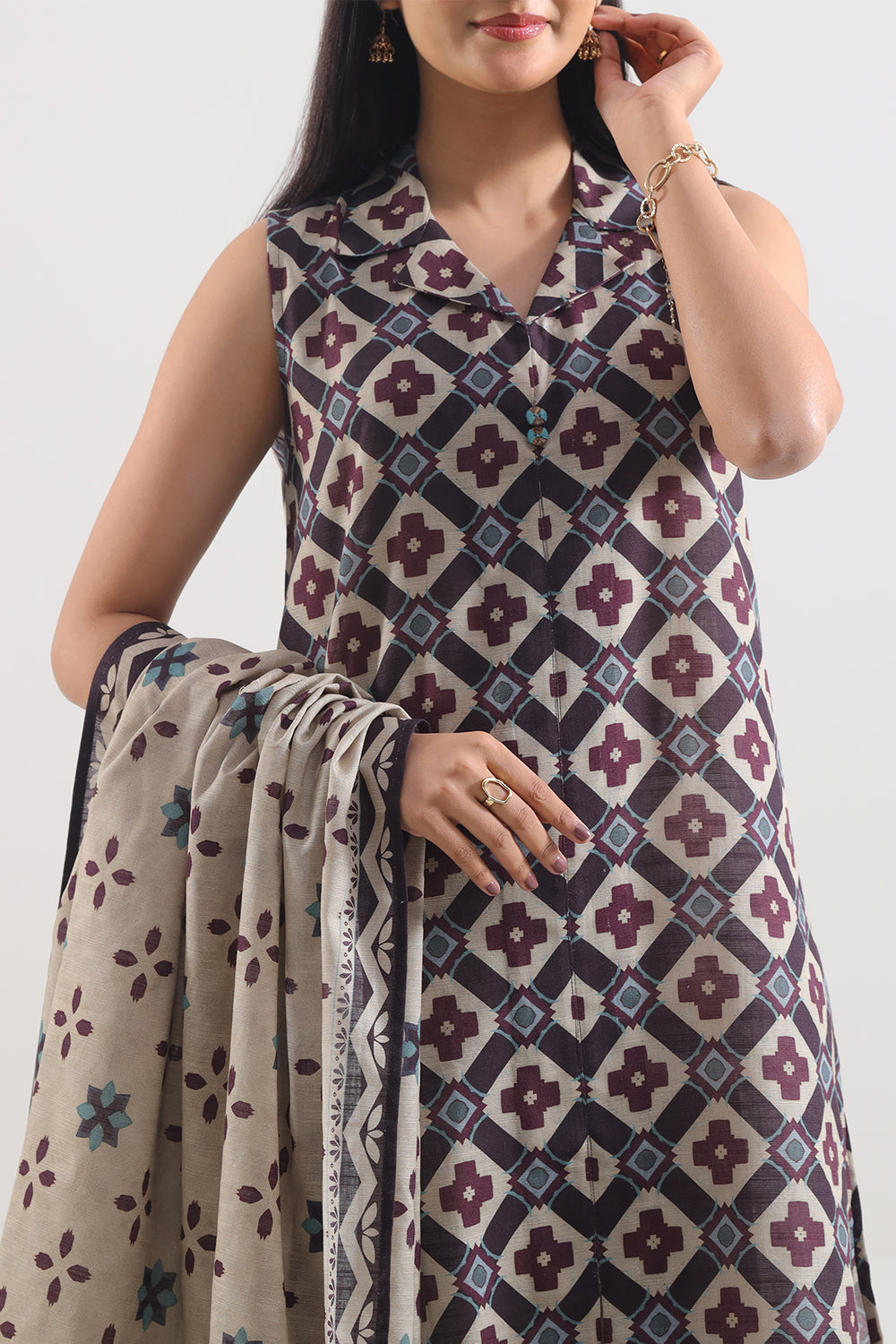 Saya Lawn 3-Piece Unstiched