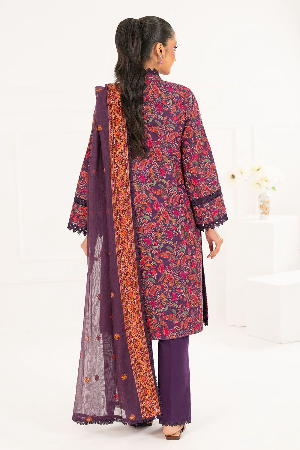 Gul Ahmed Lawn 3-Piece Unstiched