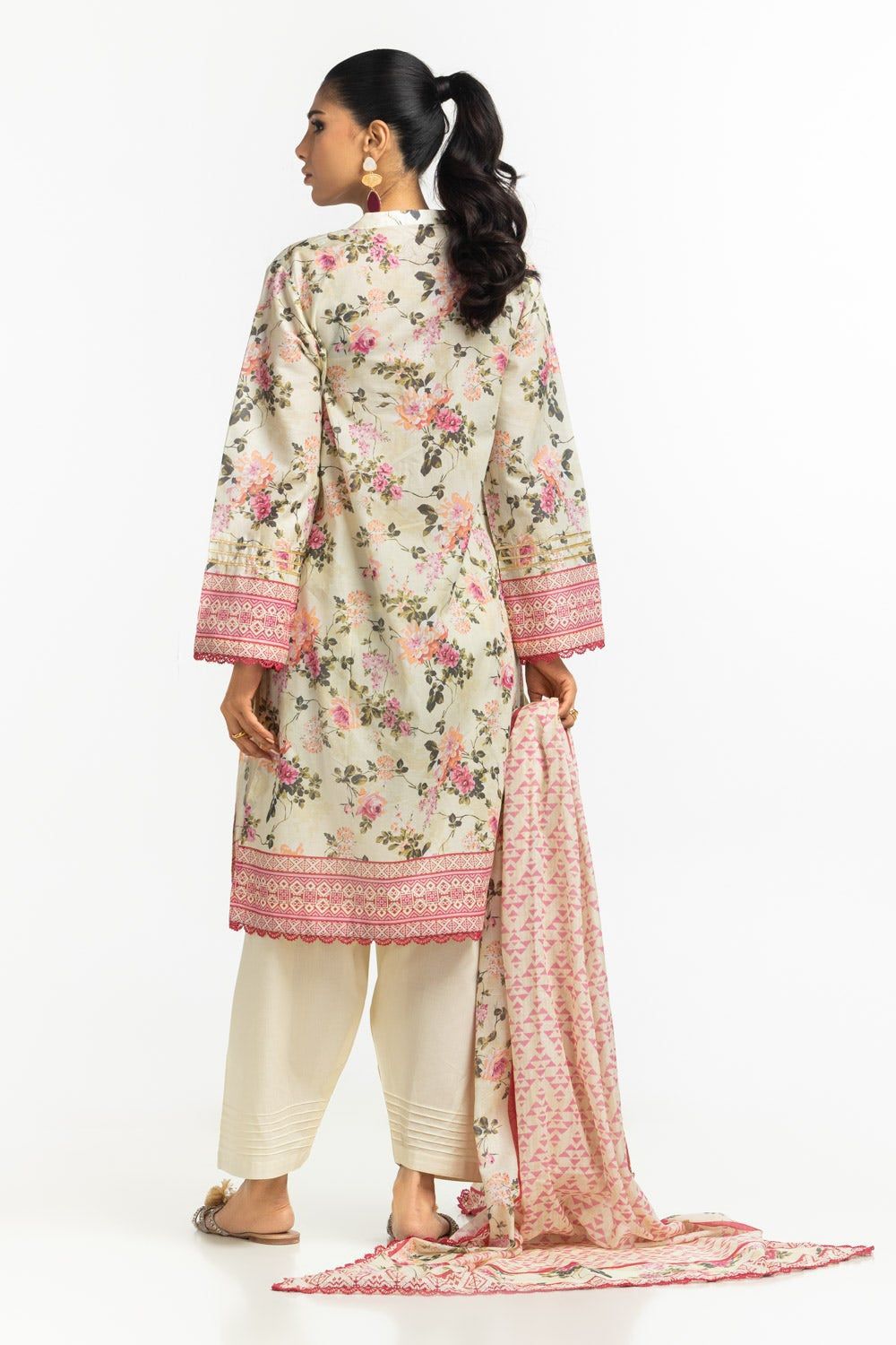 Gul Ahmed Lawn 3-Piece Stitched