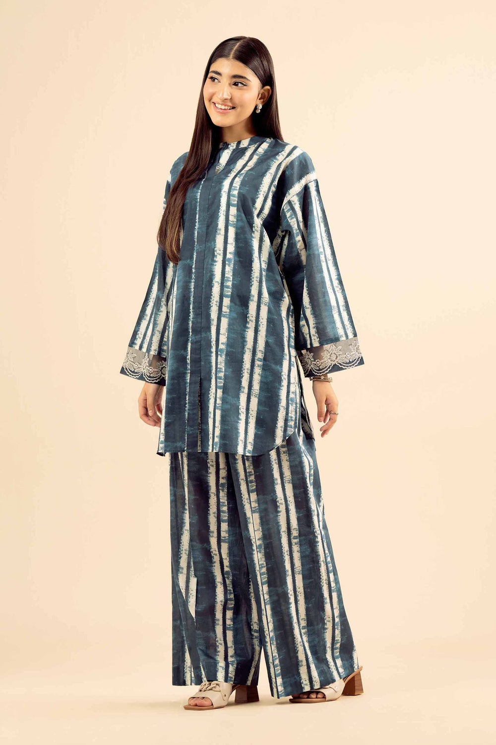 Nishat Printed Lawn 2-Piece Stitched