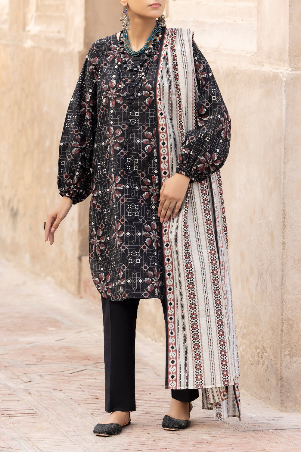 Saya Lawn 3-Piece Unstiched